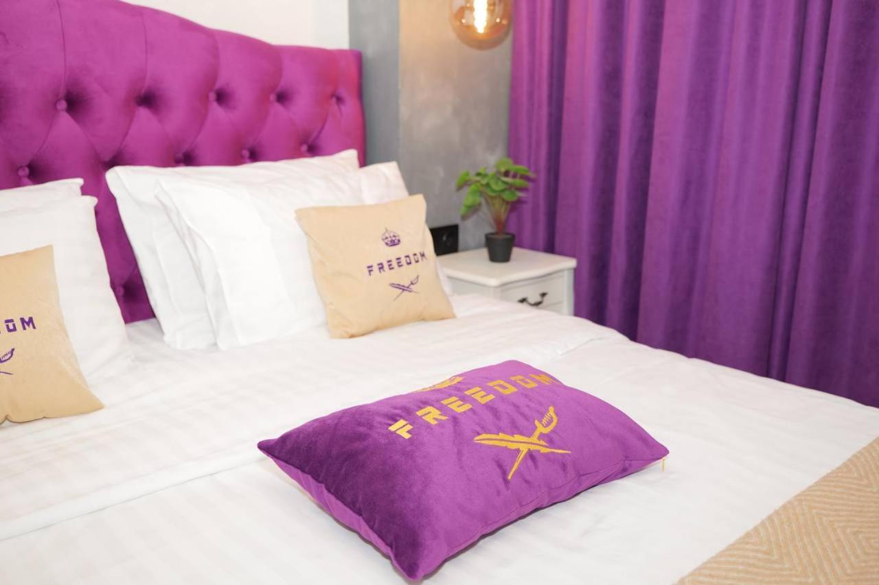 Don Papa Apartments In City Center Киев Экстерьер фото